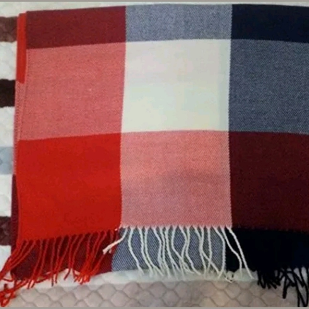 Large Plaid Scarf - Picture 3 of 5